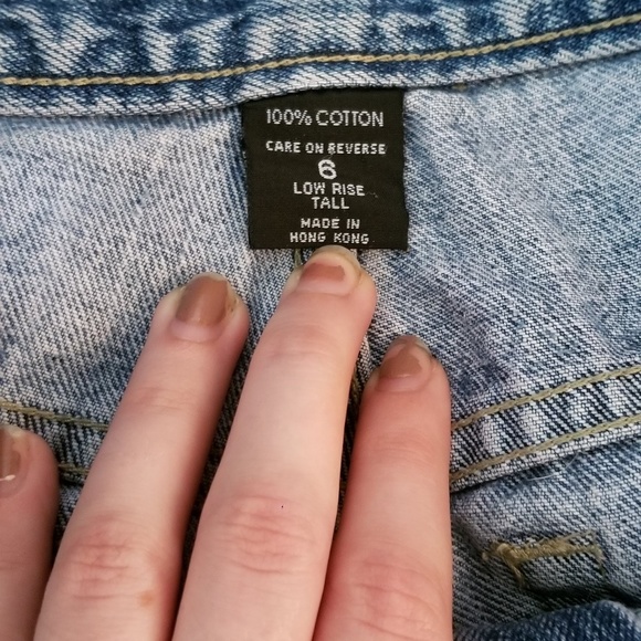 Shorts - Picture 3 of 4